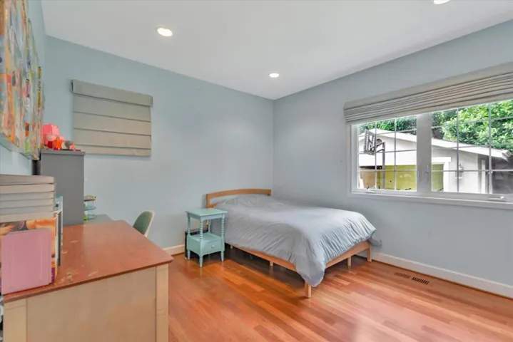 130 Heather Lane, Palo Alto, California 94303