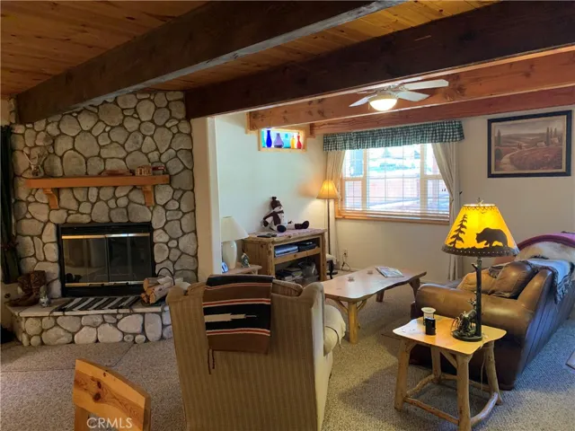 865 Victoria Lane, Sugarloaf, California 92386