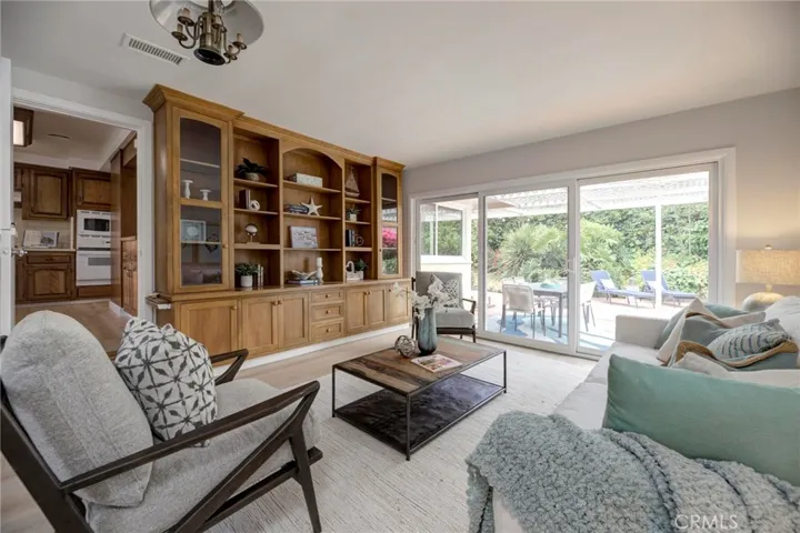 8 Silver Saddle Lane, Rolling Hills Estates, California 90274