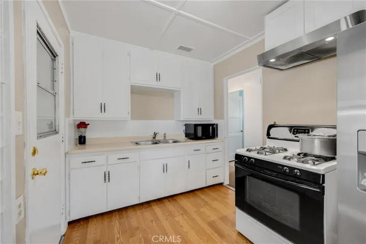 922 E Rosewood Court, Ontario, California 91764