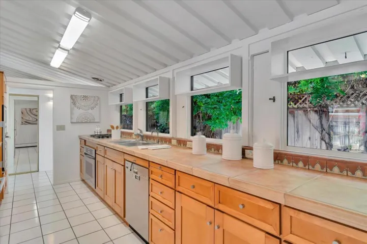 842 Gary Avenue, Sunnyvale, California 94086