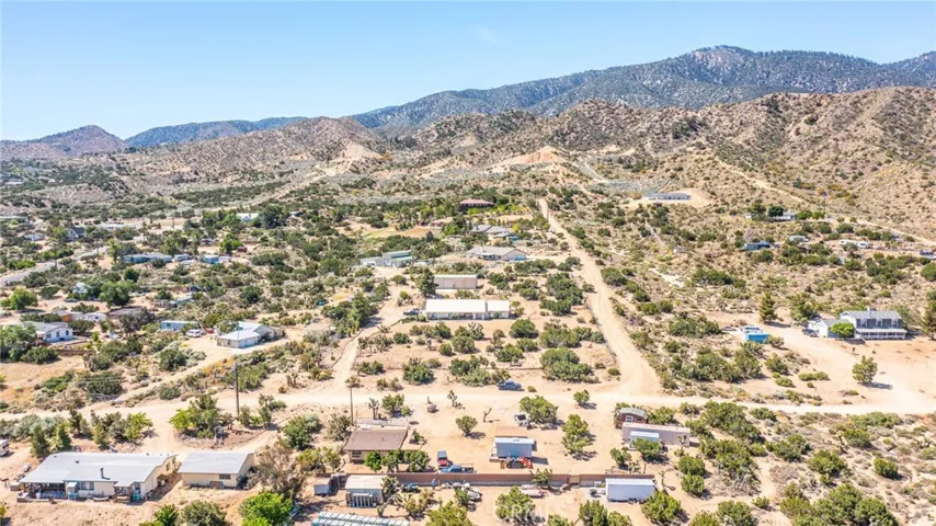 598 Maria Road, Pinon Hills, California 92372