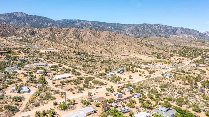 598 Maria Road, Pinon Hills, California 92372