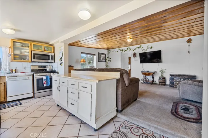 598 Maria Road, Pinon Hills, California 92372