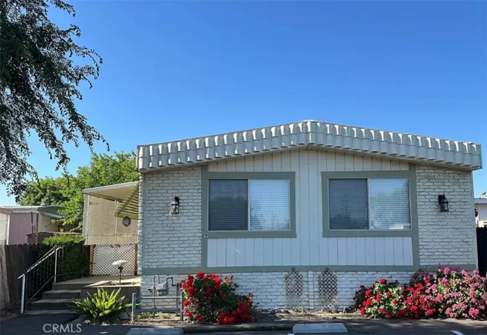 320 N Blackstone Street 29, Tulare, California 93274