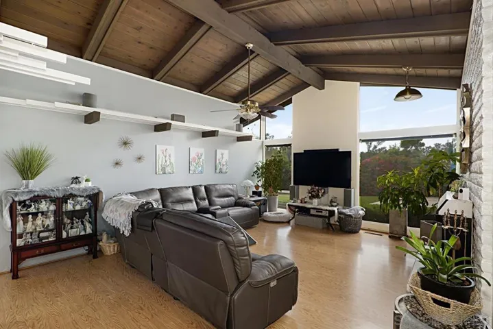 821 E 17th Ave, Escondido, California 92025