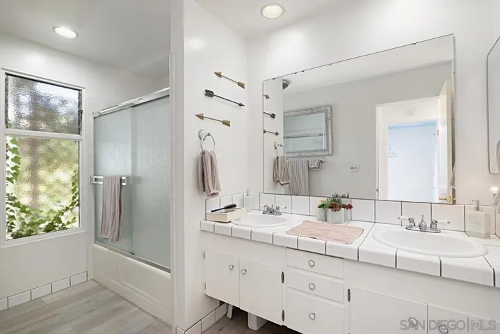 821 E 17th Ave, Escondido, California 92025