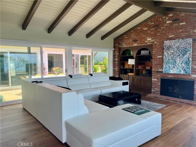 18034 Coastline Drive, Malibu, California 90265