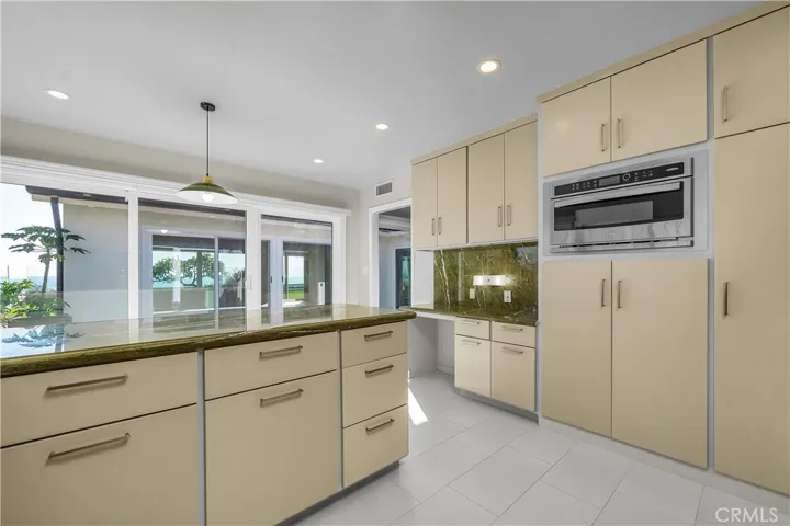 18034 Coastline Drive, Malibu, California 90265