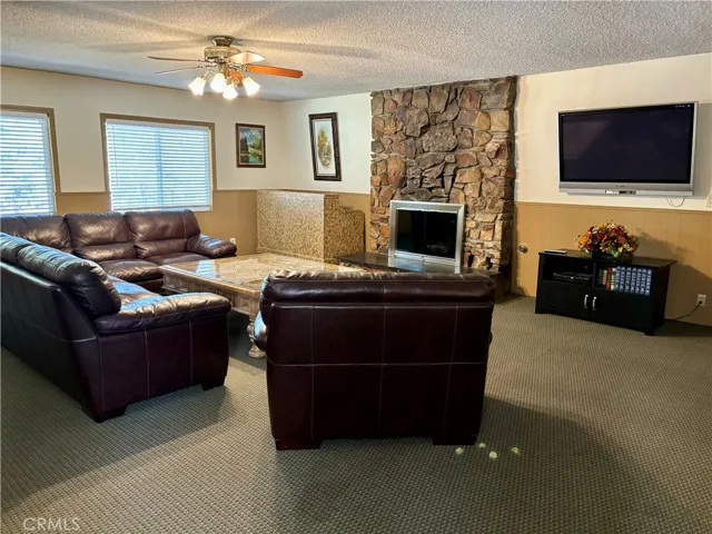 Community sitting area/library