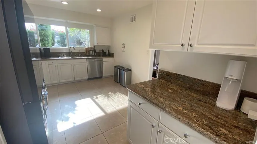 20 Spicewood Way, Irvine, California 92612