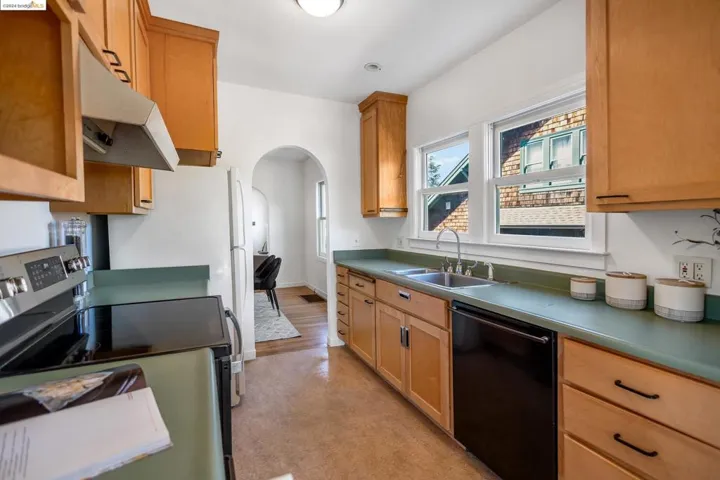 6008 Orchard, Richmond, California 94804-5022