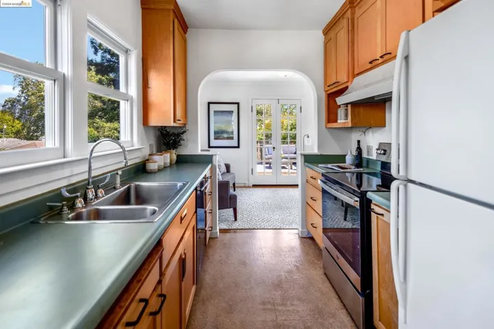 6008 Orchard, Richmond, California 94804-5022