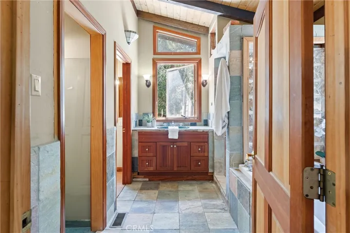 19387 Live Oak Canyon Road, Trabuco Canyon, California 92679
