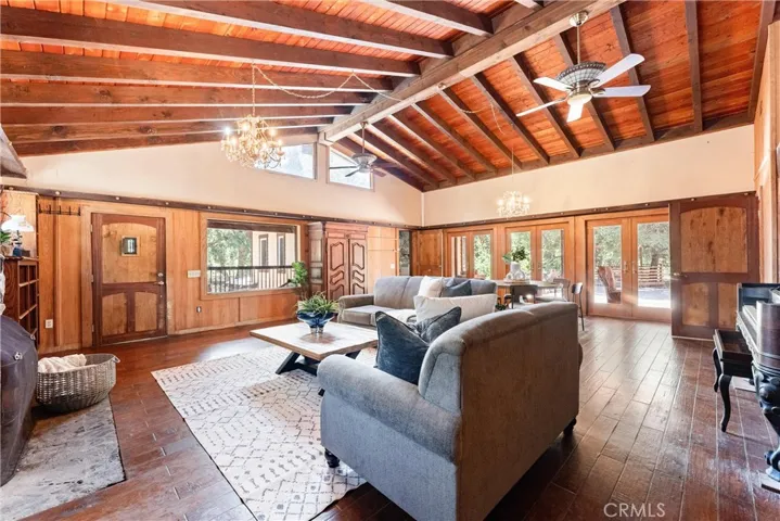 19387 Live Oak Canyon Road, Trabuco Canyon, California 92679