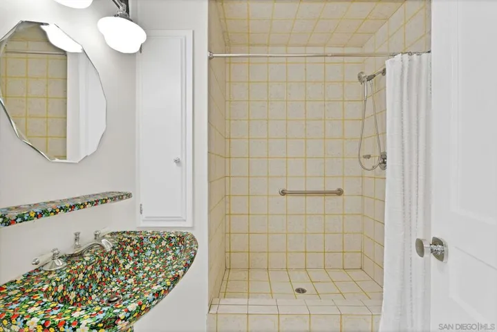 ACME sink + bath tiles