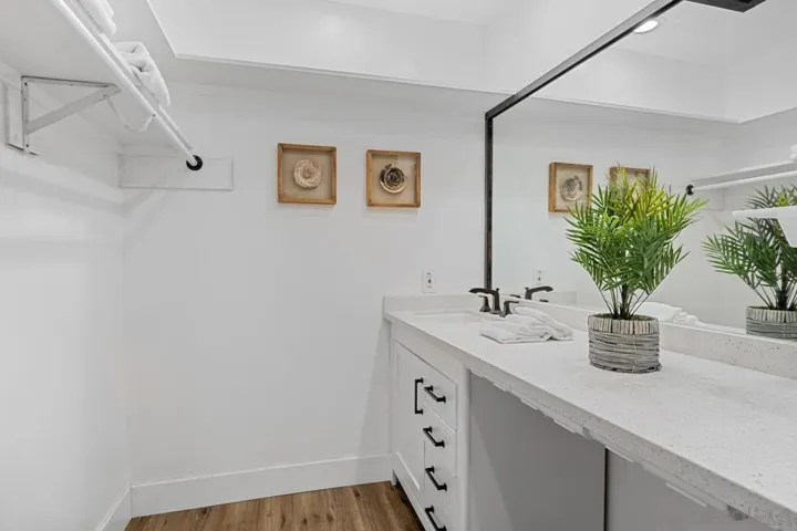 320 Sq Ft ADU was permitted as a Rumpus room with a full bath. Kitchenette has a wet bar sink.