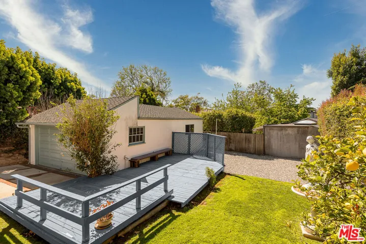 367 N Grenola Street, Pacific Palisades, California 90272
