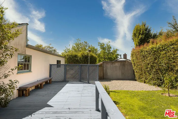 367 N Grenola Street, Pacific Palisades, California 90272