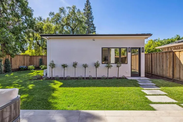 635 Marion Avenue, Palo Alto, California 94301