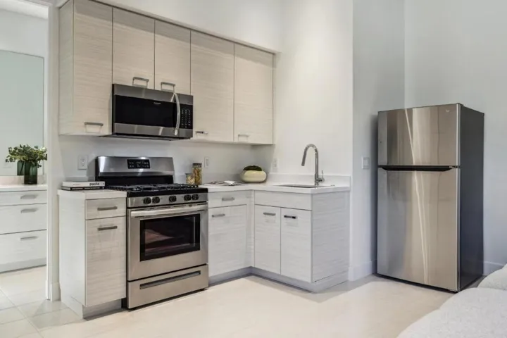 635 Marion Avenue, Palo Alto, California 94301