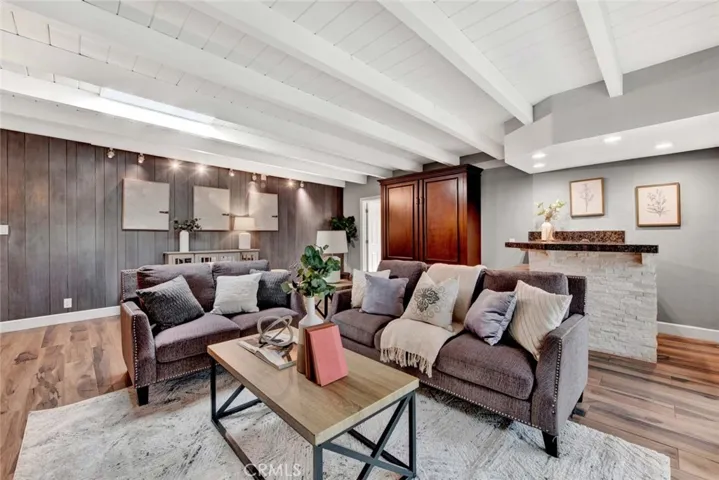 3249 Montana Avenue, Costa Mesa, California 92626