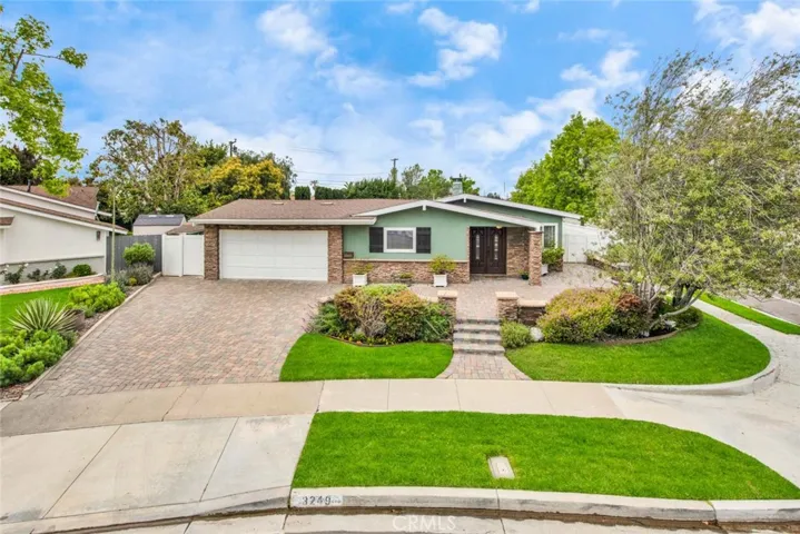 3249 Montana Avenue, Costa Mesa, California 92626