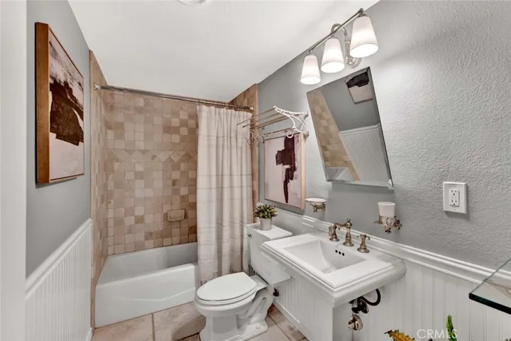 3249 Montana Avenue, Costa Mesa, California 92626