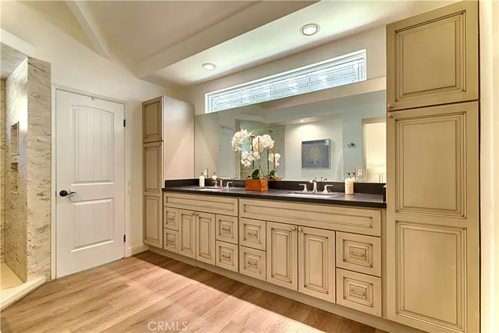 primary en suite bathroom