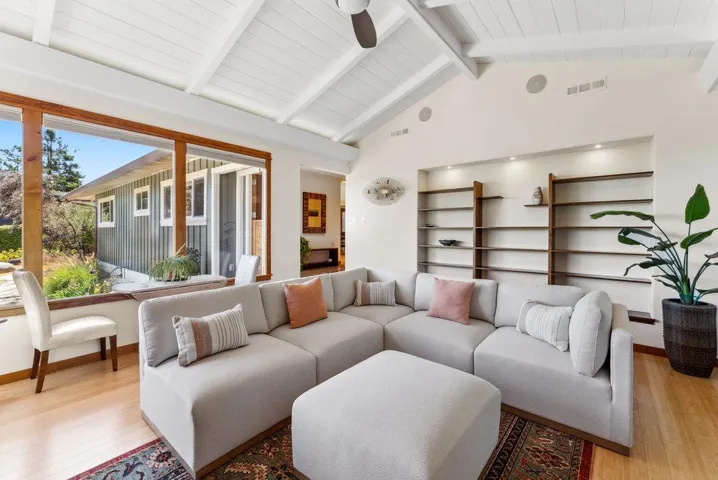 110 Las Lomas Drive, Aptos, California 95003