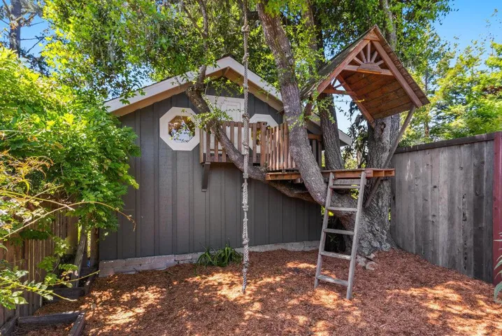 110 Las Lomas Drive, Aptos, California 95003