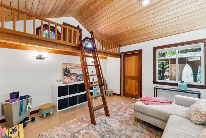110 Las Lomas Drive, Aptos, California 95003