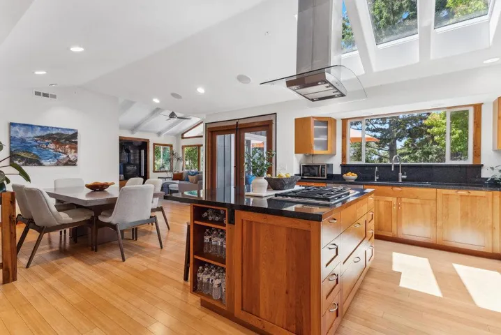 110 Las Lomas Drive, Aptos, California 95003