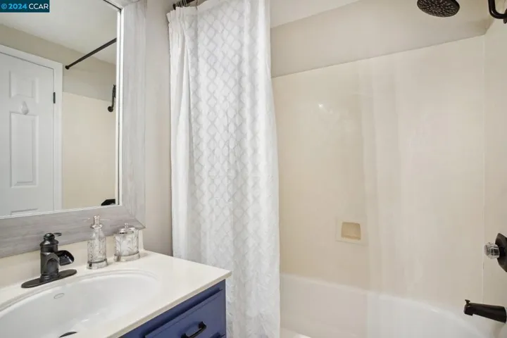 127 Galway Bay, Alameda, California 94502