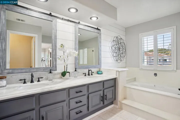 127 Galway Bay, Alameda, California 94502