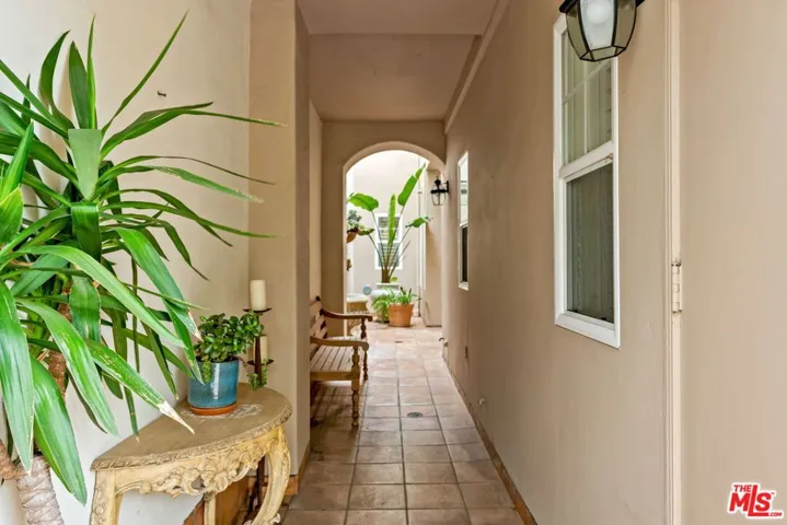 6434 Lunita Road, Malibu, California 90265