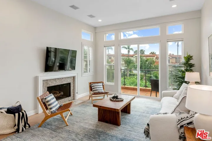 6434 Lunita Road, Malibu, California 90265