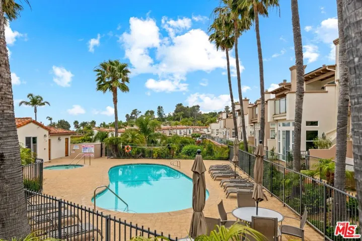 6434 Lunita Road, Malibu, California 90265