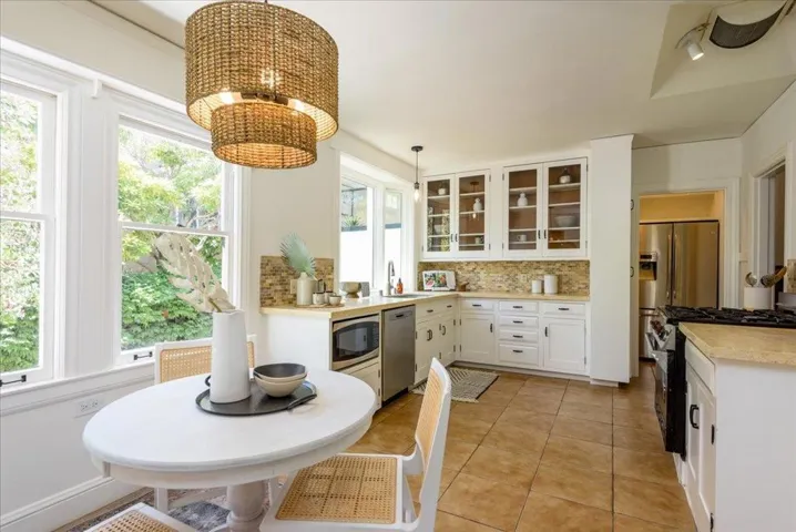 1611 Willow Avenue, Burlingame, California 94010
