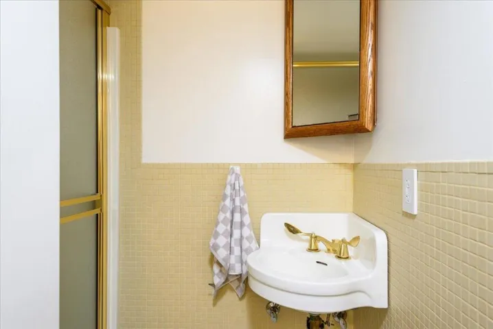 1611 Willow Avenue, Burlingame, California 94010