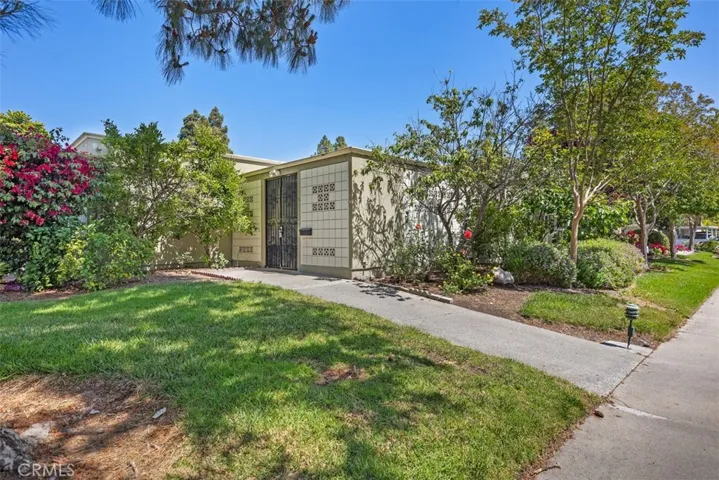 208 Avenida Majorca C, Laguna Woods, California 92637