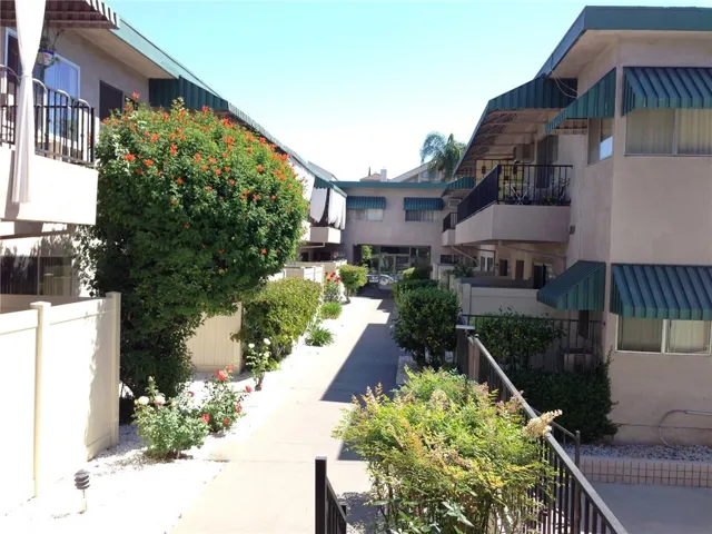 4533 Colbath Avenue 24, Sherman Oaks, California 91423