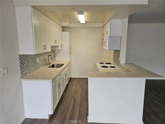 4533 Colbath Avenue 24, Sherman Oaks, California 91423