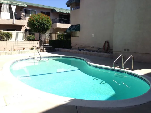4533 Colbath Avenue 24, Sherman Oaks, California 91423