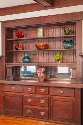 Built in buffet