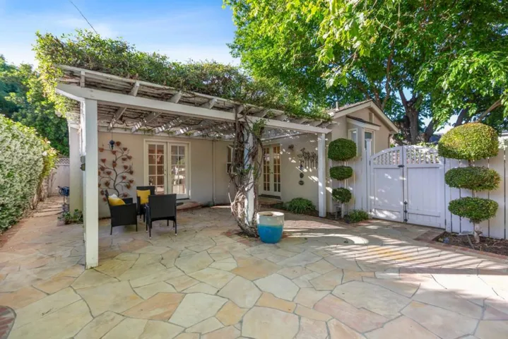 Trellis offers shade for entertaining, side gate access to driveway, sunny areas to relax