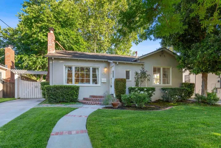 Beautiful tree-lined street near downtown Willow Glen!