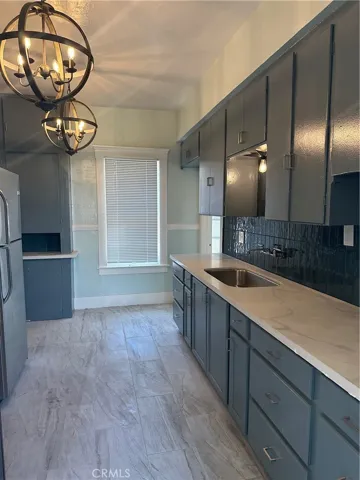 1013 Locust Avenue, Long Beach, California 90813