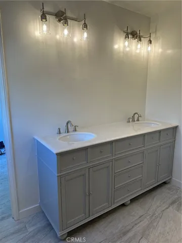 1013 Locust Avenue, Long Beach, California 90813