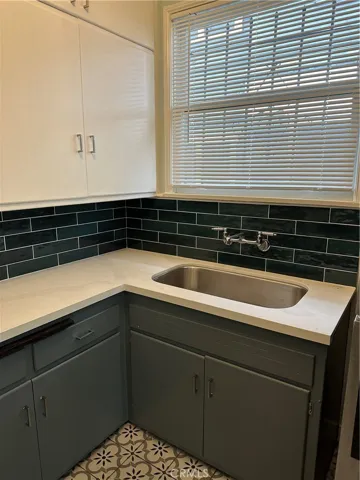 1013 Locust Avenue, Long Beach, California 90813
